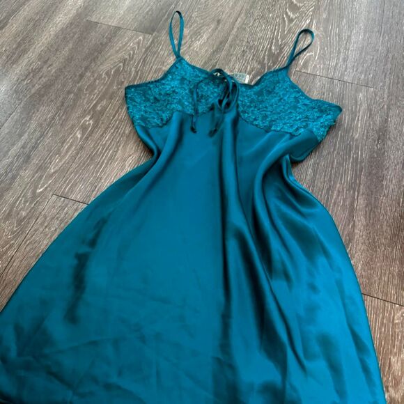 Stunning vintage Val Mode satin slip - Picture 5 of 7